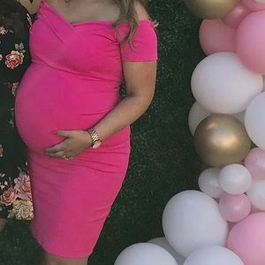 Like new maternity dress perfect for baby shower.